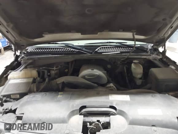 2003 Chevrolet Silverado 2500HD LT z VIN 1GCHK29U73E336640, wystawiony jako IAAI lot #43511993 z przebiegiem 96 231 mil mil oraz . Historia ofert i sprzedaży dostępna na DreamBid. Obrazek 10.