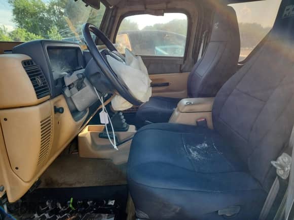 1997 Jeep Wrangler Sport with VIN 1J4FY19S0VP430844, listed as a Copart auction lot 65827275 with 91,868 mi miles and Salvage title. Bid and sale history available at DreamBid. Image 7.