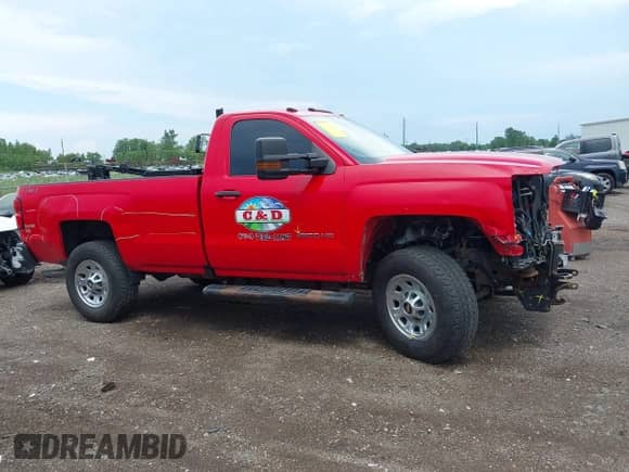 2018 Chevrolet Silverado 2500HD Work Truck z VIN 1GC0KUEG0JZ123978, wystawiony jako IAAI lot #42566894 z przebiegiem 95 533 mil mil oraz . Historia ofert i sprzedaży dostępna na DreamBid. Obrazek 17.