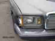 1982 Mercedes-Benz 300 SD z VIN WDBCB20A2CB021029, wystawiony jako IAAI lot #42752691 z przebiegiem 183 390 mil mil oraz . Historia ofert i sprzedaży dostępna na DreamBid. Obrazek 12.