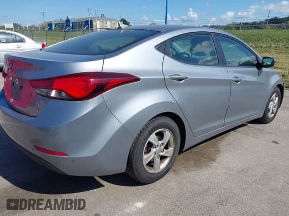 2015 Hyundai Elantra SE z VIN 5NPDH4AE2FH569598, wystawiony jako IAAI lot #43389263 z przebiegiem 188 507 mil mil oraz . Historia ofert i sprzedaży dostępna na DreamBid. Obrazek 4.