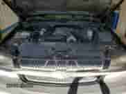 2005 Chevrolet Silverado 1500 Z71 z VIN 2GCEK19B051178951, wystawiony jako Copart lot #84414315 z przebiegiem 179 984 mil mil oraz Czysty tytuł • Clean title. Historia ofert i sprzedaży dostępna na DreamBid. Obrazek 11.