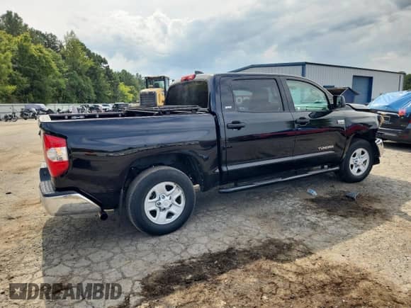 2020 Toyota Tundra SR5 with VIN 5TFEY5F12LX267034, listed as a Copart auction lot 84702905 with 37,338 mi miles and Salvage title. Bid and sale history available at DreamBid. Image 3.