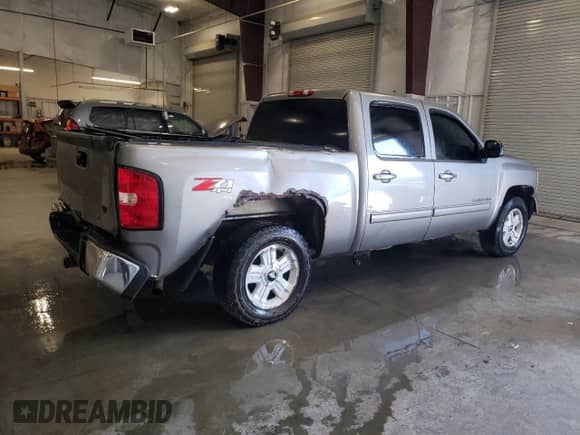 2007 Chevrolet Silverado 1500 LTZ z VIN 3GCEK13387G518522, wystawiony jako Copart lot #82275535 z przebiegiem 274 807 mil mil oraz Szkoda całkowita • Salvage title. Historia ofert i sprzedaży dostępna na DreamBid. Obrazek 3.