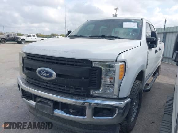 2017 Ford F-250 XL z VIN 1FT7W2AT1HED31525, wystawiony jako IAAI lot #43505631 z przebiegiem 192 370 mil mil oraz . Historia ofert i sprzedaży dostępna na DreamBid. Obrazek 19.