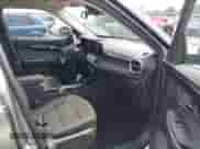 2025 Chevrolet TrailBlazer LT z VIN KL79MPSL4SB108637, wystawiony jako IAAI lot #43175011 z przebiegiem 1 190 mil mil oraz . Historia ofert i sprzedaży dostępna na DreamBid. Obrazek 5.