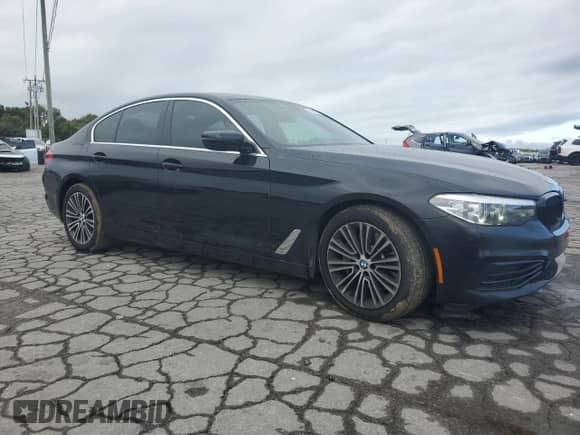 2019 BMW 5 Series 530i с VIN WBAJA5C52KWW09769, выставлен на аукционе Copart как лот 81791225 с пробегом 69 621 миль миль и Списание • Salvage title. История ставок и продаж доступна на DreamBid. Изображение 4.