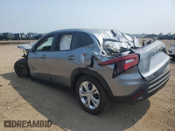 2025 Chevrolet Trax LS с VIN KL77LFEP0SC266230, выставлен на аукционе Copart как лот 66858605 с пробегом Не указан миль и Списание • Salvage title. История ставок и продаж доступна на DreamBid. Изображение 2.