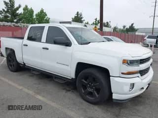 2018 Chevrolet Silverado 1500 Custom с VIN 3GCPCPEC6JG263270, выставлен на аукционе IAAI как лот 42407710 с пробегом 116 301 миль миль и . История ставок и продаж доступна на DreamBid. Изображение 1.