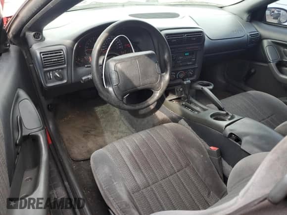 1998 Chevrolet Camaro z VIN 2G1FP22K8W2151667, wystawiony jako Copart lot #53258614 z przebiegiem 122 108 mil mil oraz Szkoda całkowita • Salvage title. Historia ofert i sprzedaży dostępna na DreamBid. Obrazek 8.