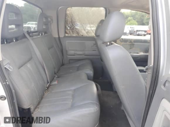 2005 Dodge Dakota SLT z VIN 1D7HW48K85S226691, wystawiony jako Copart lot #59007185 z przebiegiem Nie podano mil oraz Czysty tytuł • Clean title. Historia ofert i sprzedaży dostępna na DreamBid. Obrazek 10.