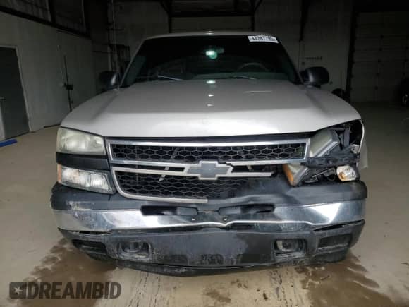 2006 Chevrolet Silverado 1500 Work Truck с VIN 3GCEK14V06G190270, выставлен на аукционе Copart как лот 47387795 с пробегом 110 847 миль миль и Списание • Salvage title. История ставок и продаж доступна на DreamBid. Изображение 5.