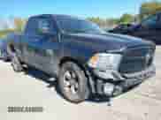 2019 Ram 1500 Express z VIN 1C6RR7FG0KS519395, wystawiony jako IAAI lot #43351068 z przebiegiem 115 757 mil mil oraz . Historia ofert i sprzedaży dostępna na DreamBid. Obrazek 1.