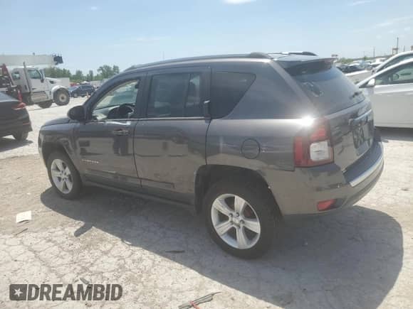 2015 Jeep Compass High Altitude with VIN 1C4NJCEA6FD171682, listed as a Copart auction lot 62288755 with 125,044 mi miles and Clean title. Bid and sale history available at DreamBid. Image 2.