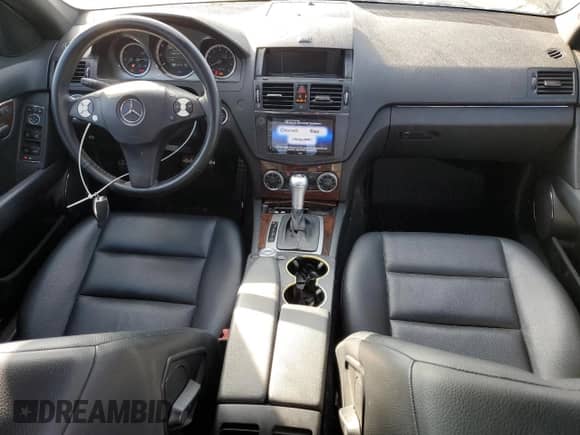 2009 Mercedes-Benz C 300 Sport с VIN WDDGF54X09R071750, выставлен на аукционе Copart как лот 85210135 с пробегом 214 948 миль миль и Чистый • Clean title. История ставок и продаж доступна на DreamBid. Изображение 8.