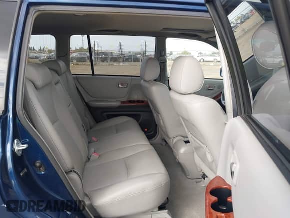 2007 Toyota Highlander w/3rd Row z VIN JTEDP21A670128944, wystawiony jako IAAI lot #43502852 z przebiegiem 256 971 mil mil oraz . Historia ofert i sprzedaży dostępna na DreamBid. Obrazek 8.