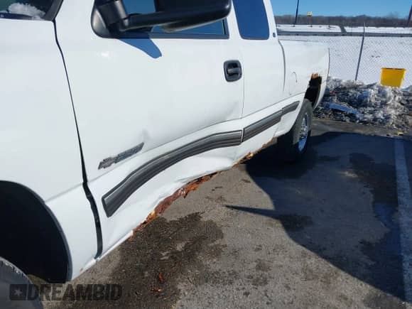 2000 Chevrolet Silverado 2500 LS с VIN 1GCFC29UXYZ178749, выставлен на аукционе IAAI как лот 41357415 с пробегом 214 523 миль миль и . История ставок и продаж доступна на DreamBid. Изображение 12.