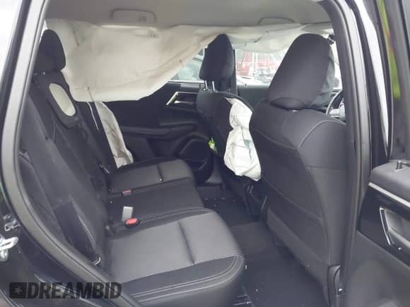 2024 Mitsubishi Outlander ES with VIN JA4J3UA87RZ073473, listed as a IAAI auction lot 42146365 with 8,600 mi miles and . Bid and sale history available at DreamBid. Image 8.