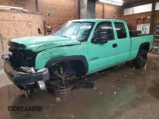 2006 Chevrolet Silverado 2500HD LS с VIN 1GCHK29U66E240602, выставлен на аукционе Copart как лот 42244505 с пробегом 200 468 миль миль и Списание • Salvage title. История ставок и продаж доступна на DreamBid. Изображение 1.