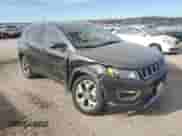 2019 Jeep Compass Limited z VIN 3C4NJDCB8KT776020, wystawiony jako Copart lot #85486084 z przebiegiem 111 070 mil mil oraz Szkoda całkowita • Salvage title. Historia ofert i sprzedaży dostępna na DreamBid. Obrazek 4.