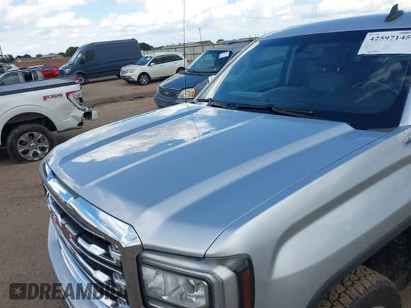 2018 GMC Sierra 1500 SLT z VIN 3GTU2NEC2JG556450, wystawiony jako IAAI lot #42597145 z przebiegiem 122 940 mil mil oraz . Historia ofert i sprzedaży dostępna na DreamBid. Obrazek 6.