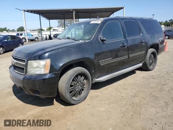 2010 Chevrolet Suburban LT with VIN 1GNUCJE03AR250327, listed as a Copart auction lot 73121334 with 147,909 mi miles and Salvage title. Bid and sale history available at DreamBid. Image 1.