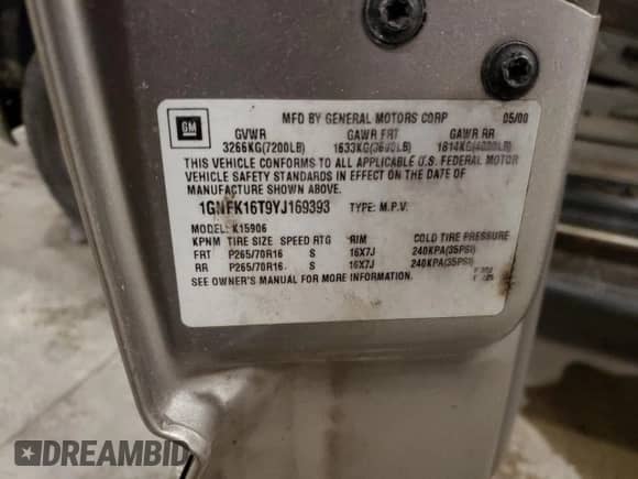 2000 Chevrolet Suburban with VIN 1GNFK16T9YJ169393, listed as a Copart auction lot 84970004 with 304,002 mi miles and Salvage title. Bid and sale history available at DreamBid. Image 13.