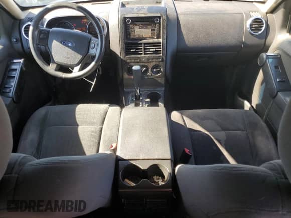 2010 Ford Explorer XLT с VIN 1FMEU6DE9AUA11457, выставлен на аукционе Copart как лот 72065215 с пробегом 201 980 миль миль и Списание • Salvage title. История ставок и продаж доступна на DreamBid. Изображение 8.