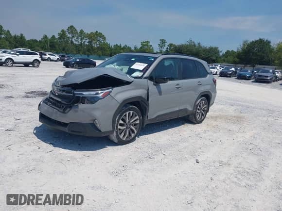 2025 Subaru Forester Touring z VIN JF2SLDTC2SH488502, wystawiony jako IAAI lot #43100036 z przebiegiem 12 424 mil mil oraz . Historia ofert i sprzedaży dostępna na DreamBid. Obrazek 2.