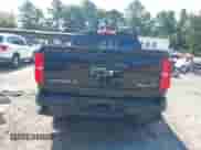 2019 Chevrolet Colorado 4WD LT z VIN 1GCGTCEN1K1106241, wystawiony jako IAAI lot #43085316 z przebiegiem 108 459 mil mil oraz . Historia ofert i sprzedaży dostępna na DreamBid. Obrazek 17.