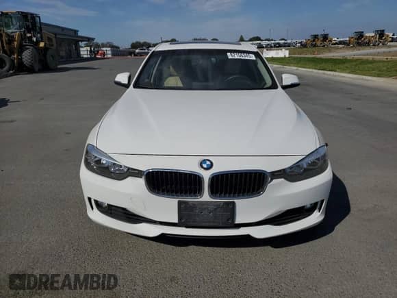 2013 BMW 3 Series 328i z VIN WBA3C1G56DNR46122, wystawiony jako Copart lot #82156345 z przebiegiem 86 181 mil mil oraz Szkoda całkowita • Salvage title. Historia ofert i sprzedaży dostępna na DreamBid. Obrazek 5.