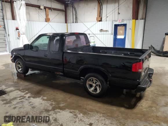 2003 Chevrolet S-10 LS с VIN 1GCCS19H838154256, выставлен на аукционе Copart как лот 52030045 с пробегом 186 910 миль миль и Списание • Salvage title. История ставок и продаж доступна на DreamBid. Изображение 2.