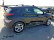 2023 Hyundai Kona SEL z VIN KM8K32ABXPU976572, wystawiony jako Copart lot #52133245 z przebiegiem 11 279 mil mil oraz Szkoda całkowita • Salvage title. Historia ofert i sprzedaży dostępna na DreamBid. Obrazek 3.