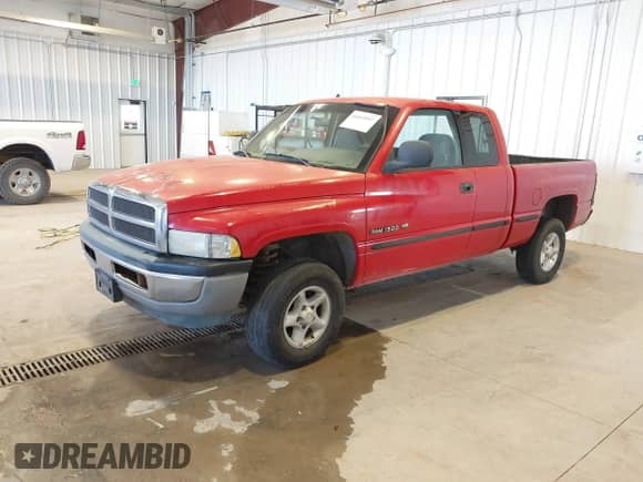 1998 Dodge 1500 with VIN 3B7HF13YXWG196400, listed as a IAAI auction lot 41664847 with 193,769 mi miles and . Bid and sale history available at DreamBid. Image 2.
