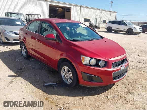 2013 Chevrolet Sonic LT с VIN 1G1JC5SH8D4148125, выставлен на аукционе IAAI как лот 42808825 с пробегом 75 641 миль миль и . История ставок и продаж доступна на DreamBid. Изображение 1.