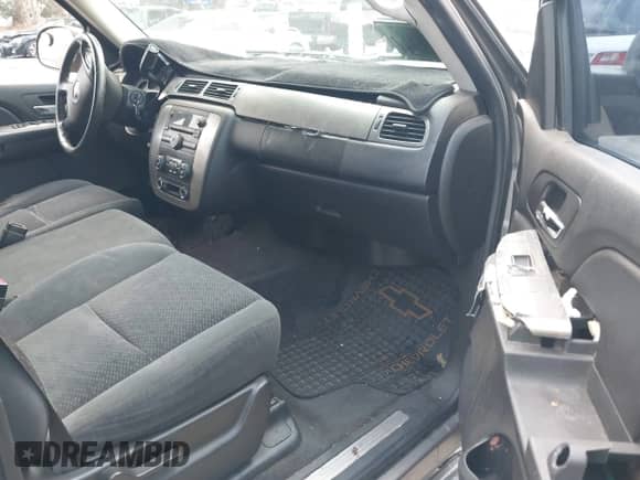 2007 Chevrolet Suburban LT with VIN 3GNFC16007G191138, listed as a IAAI auction lot 41425886 with 150,250 mi miles and . Bid and sale history available at DreamBid. Image 5.