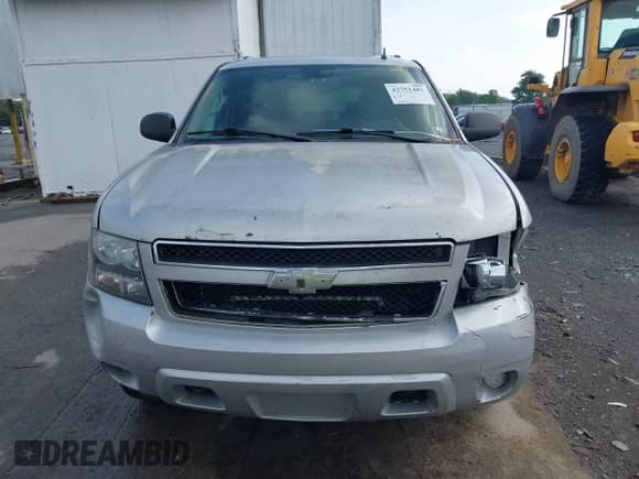 2010 Chevrolet Suburban LS с VIN 1GNUKHE37AR232337, выставлен на аукционе IAAI как лот 42751481 с пробегом 303 570 миль миль и . История ставок и продаж доступна на DreamBid. Изображение 12.