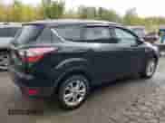 2017 Ford Escape SE z VIN 1FMCU9G99HUC40755, wystawiony jako Copart lot #82018215 z przebiegiem 164 076 mil mil oraz Czysty tytuł • Clean title. Historia ofert i sprzedaży dostępna na DreamBid. Obrazek 3.