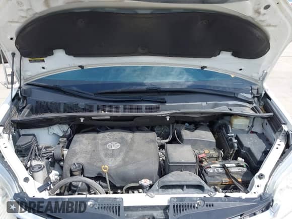 2018 Toyota Sienna LE Auto Access Seat with VIN 5TDKZ3DC2JS910025, listed as a IAAI auction lot 42679642 with 124,712 mi miles and . Bid and sale history available at DreamBid. Image 10.