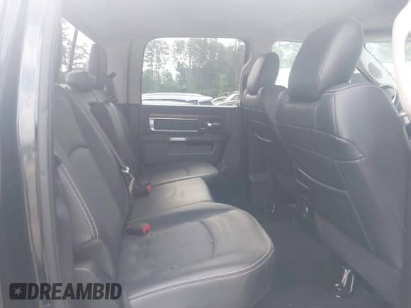 2015 Ram 1500 Laramie z VIN 1C6RR7NT3FS718378, wystawiony jako IAAI lot #42783033 z przebiegiem 106 361 mil mil oraz . Historia ofert i sprzedaży dostępna na DreamBid. Obrazek 8.