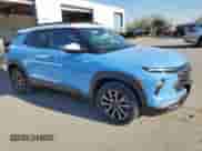 2024 Chevrolet TrailBlazer ACTIV z VIN KL79MVSL2RB141845, wystawiony jako Copart lot #67560085 z przebiegiem 8 779 mil mil oraz Czysty tytuł • Clean title. Historia ofert i sprzedaży dostępna na DreamBid. Obrazek 4.