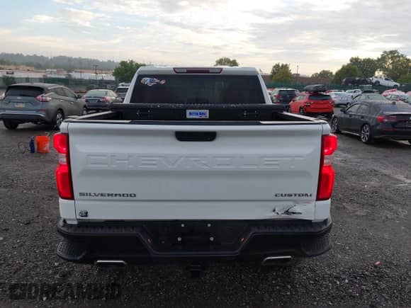 2020 Chevrolet Silverado 1500 Custom Trail Boss с VIN 1GCPYCEF3LZ166132, выставлен на аукционе IAAI как лот 43265003 с пробегом 65 805 миль миль и . История ставок и продаж доступна на DreamBid. Изображение 16.