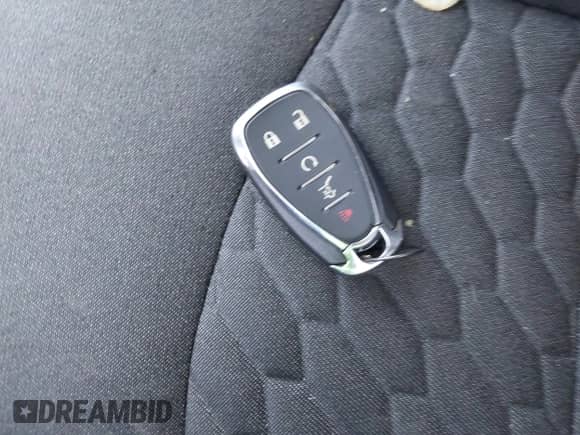 2020 Chevrolet Equinox LT с VIN 3GNAXVEX8LS648340, выставлен на аукционе IAAI как лот 42751942 с пробегом 78 726 миль миль и . История ставок и продаж доступна на DreamBid. Изображение 11.