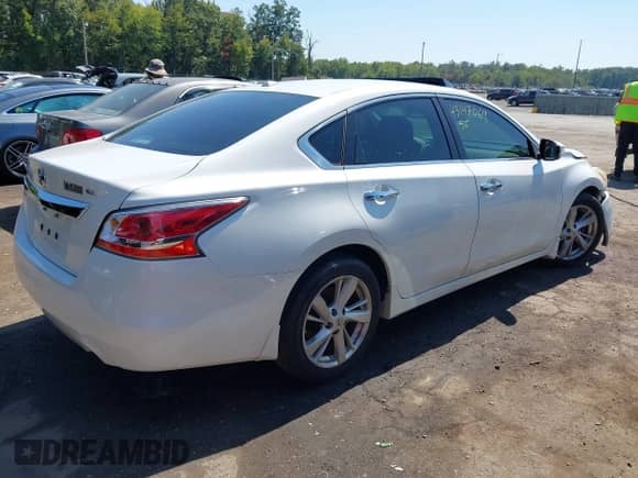 2015 Nissan Altima 2.5 с VIN 1N4AL3AP0FN336869, выставлен на аукционе IAAI как лот 43147069 с пробегом 130 493 миль миль и . История ставок и продаж доступна на DreamBid. Изображение 4.