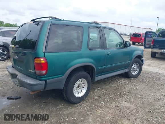 1998 Ford Explorer Sport z VIN 1FMYU22X6WUD29716, wystawiony jako IAAI lot #42211199 z przebiegiem 252 253 mil mil oraz . Historia ofert i sprzedaży dostępna na DreamBid. Obrazek 4.