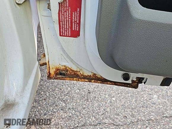 2005 Ford F-150 XL z VIN 1FTRF12WX5KE14539, wystawiony jako IAAI lot #43600244 z przebiegiem 180 608 mil mil oraz . Historia ofert i sprzedaży dostępna na DreamBid. Obrazek 4.