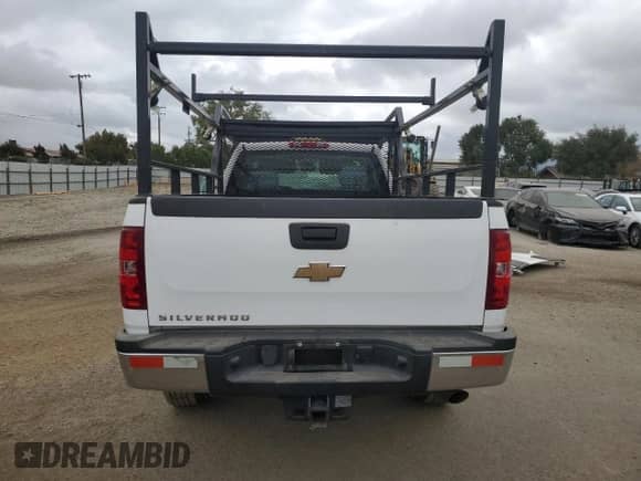 2011 Chevrolet Silverado 2500HD Work Truck с VIN 1GC0CVCG1BF100492, выставлен на аукционе Copart как лот 70327904 с пробегом 58 024 миль миль и Списание • Salvage title. История ставок и продаж доступна на DreamBid. Изображение 6.