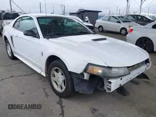 2001 Ford Mustang Standard z VIN 1FAFP40411F111810, wystawiony jako IAAI lot #42191705 z przebiegiem 180 413 mil mil oraz . Historia ofert i sprzedaży dostępna na DreamBid. Obrazek 1.