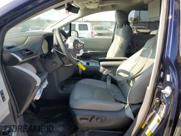 2023 Toyota Sienna Limited с VIN 5TDZRKECXPS169624, выставлен на аукционе Copart как лот 57683695 с пробегом 31 310 миль миль и Списание • Salvage title. История ставок и продаж доступна на DreamBid. Изображение 7.