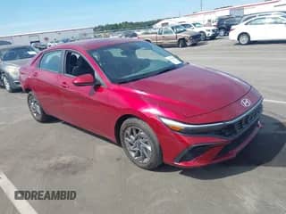 2024 Hyundai Elantra Blue с VIN KMHLM4DJ1RU108253, выставлен на аукционе IAAI как лот 43277099 с пробегом 9 395 миль миль и . История ставок и продаж доступна на DreamBid. Изображение 1.